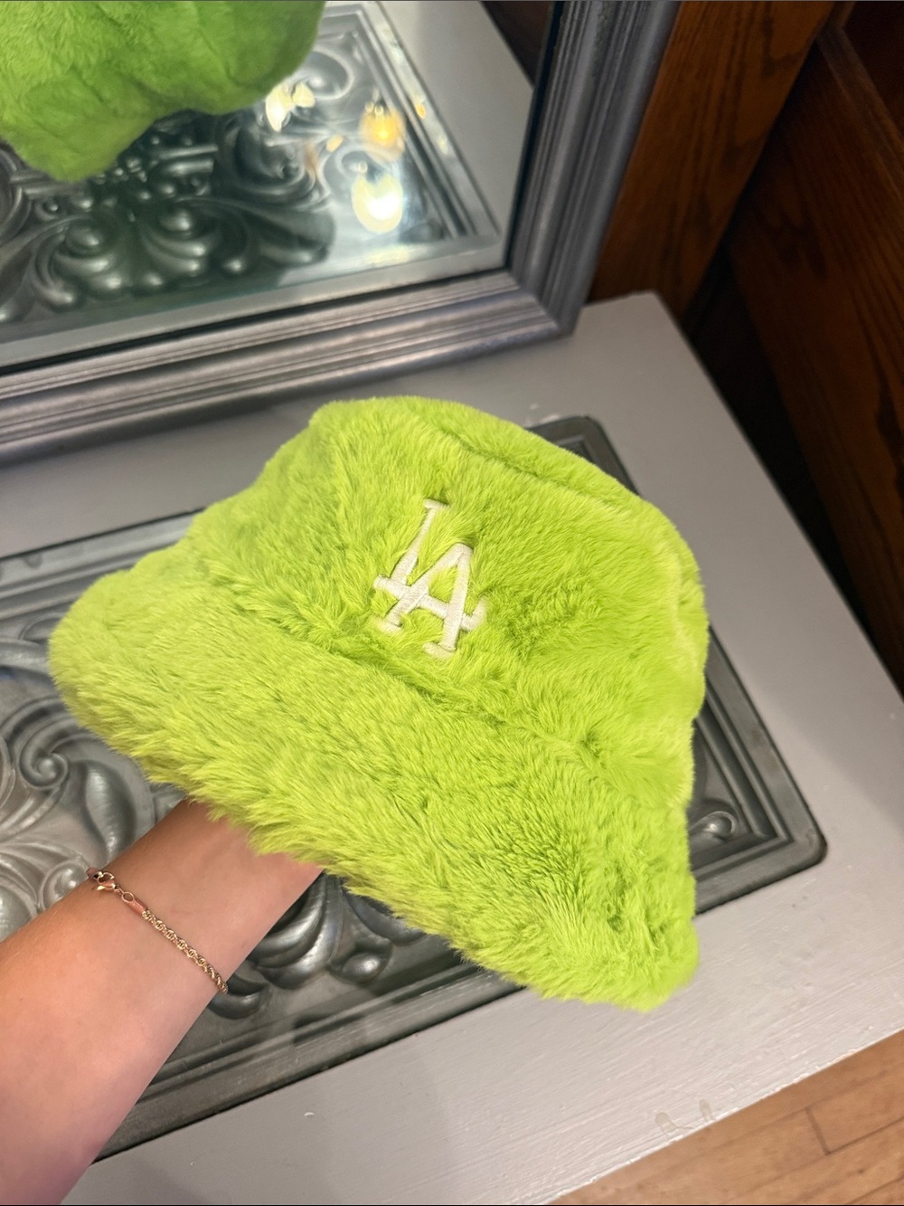 LA Embroidered Faux Fur Lime Green Bucket Hat Fuzzy - Picture 3 of 8